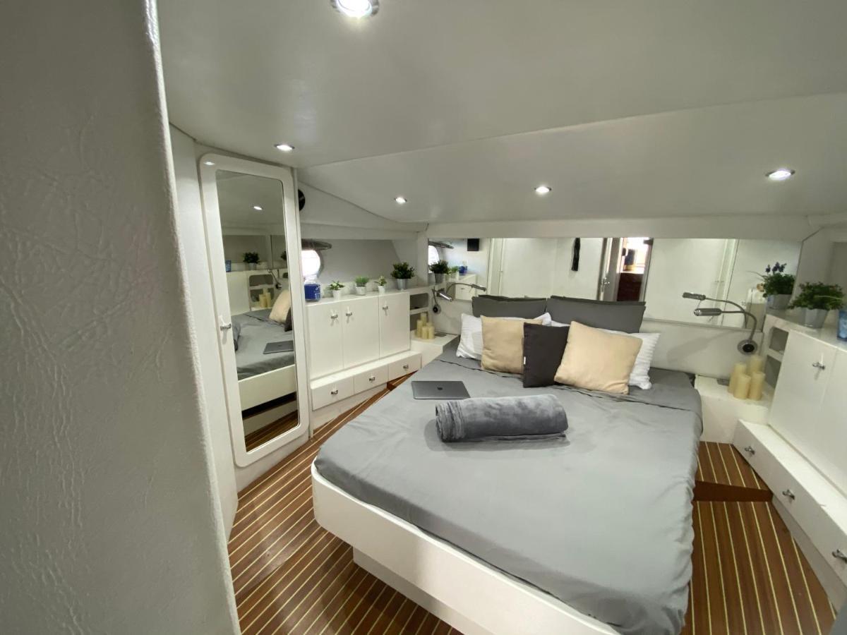 Barco Muy Romantico Con Parking! Сан-Адриан-де-Бесос Экстерьер фото